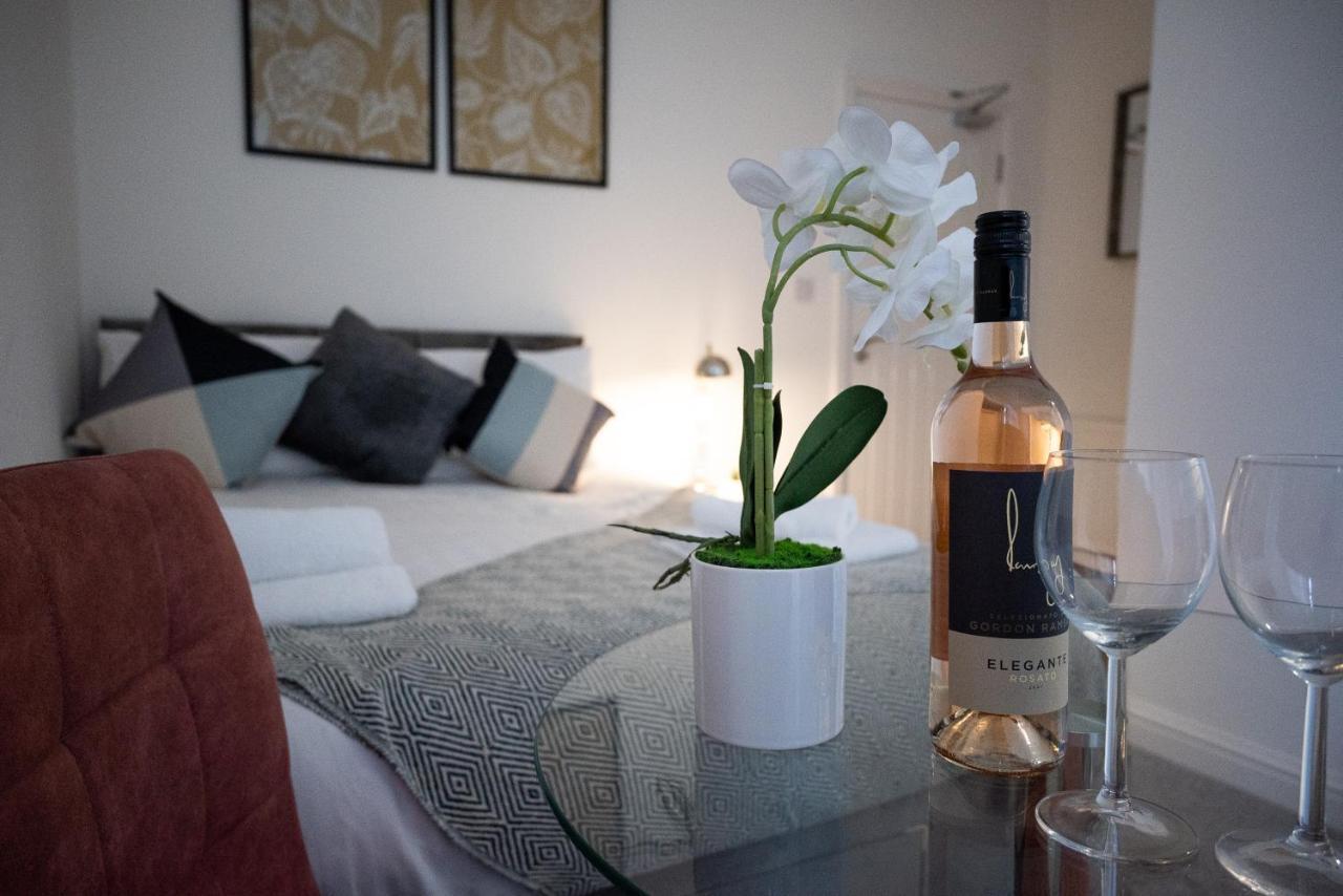 Elmo River Studios - 6 En-Suites In Wallasey - Easy Parking - Short And Long Stays Welcome Dış mekan fotoğraf