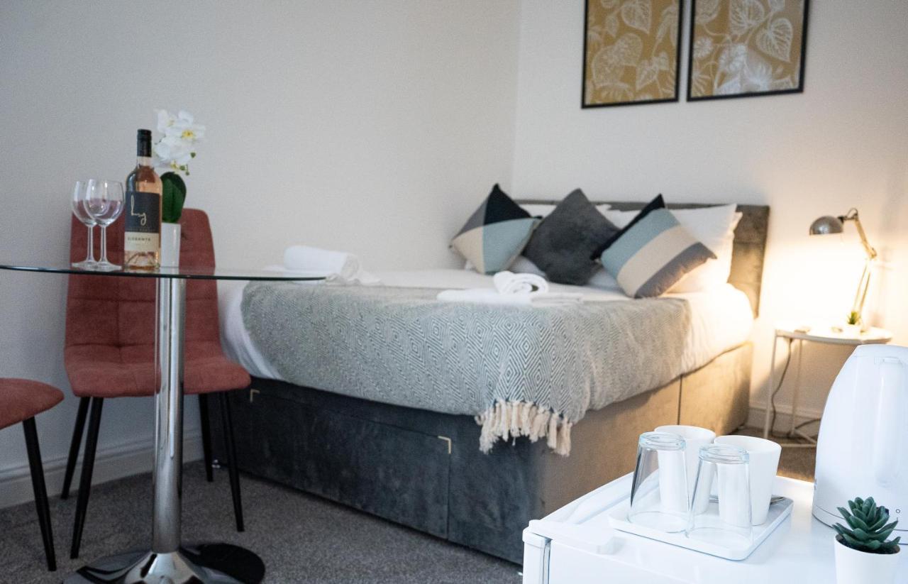 Elmo River Studios - 6 En-Suites In Wallasey - Easy Parking - Short And Long Stays Welcome Dış mekan fotoğraf