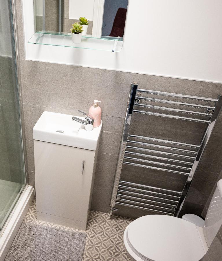 Elmo River Studios - 6 En-Suites In Wallasey - Easy Parking - Short And Long Stays Welcome Dış mekan fotoğraf
