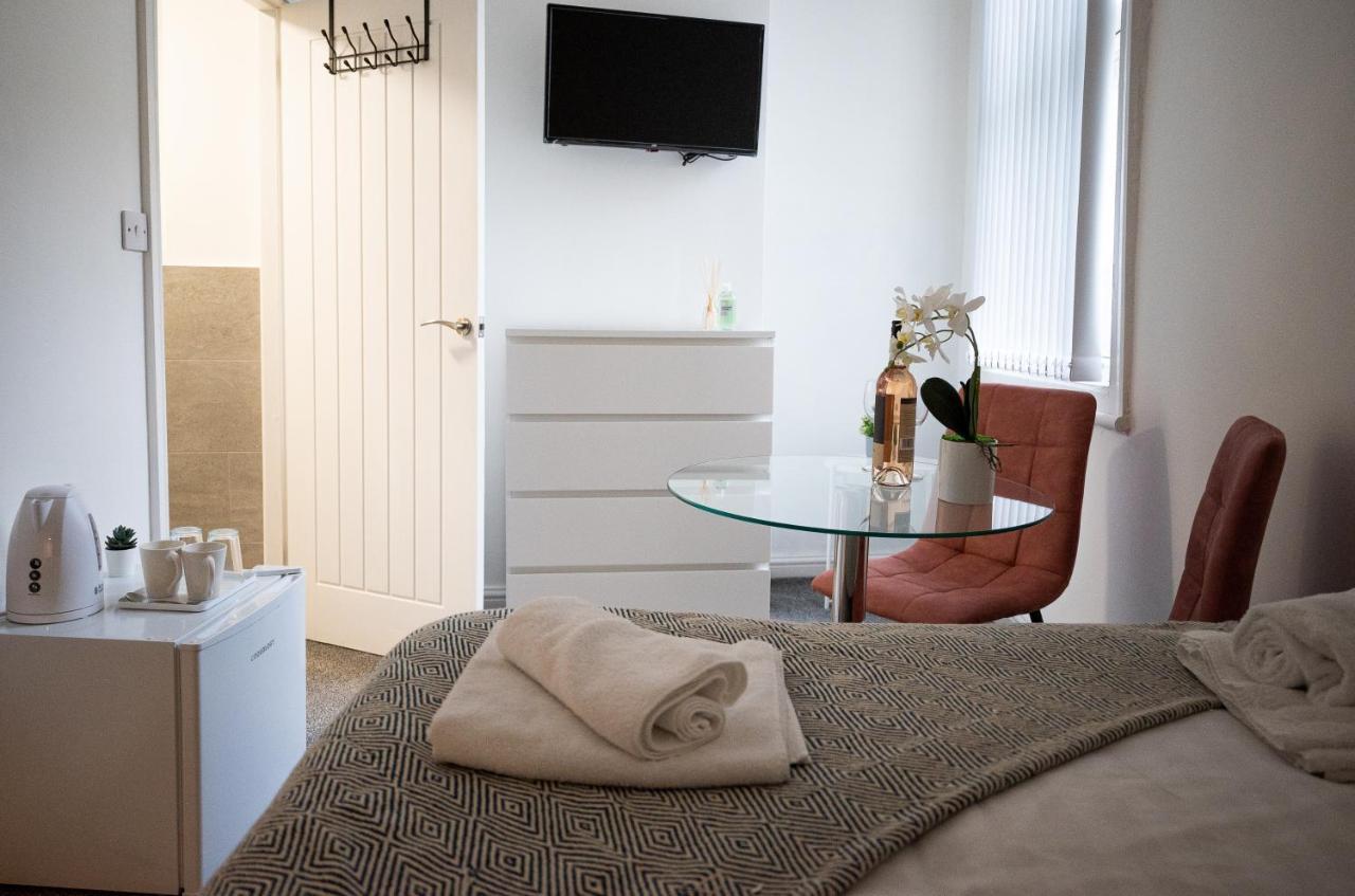 Elmo River Studios - 6 En-Suites In Wallasey - Easy Parking - Short And Long Stays Welcome Dış mekan fotoğraf