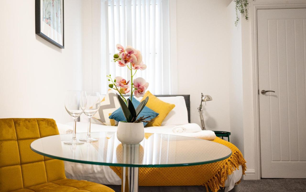 Elmo River Studios - 6 En-Suites In Wallasey - Easy Parking - Short And Long Stays Welcome Dış mekan fotoğraf