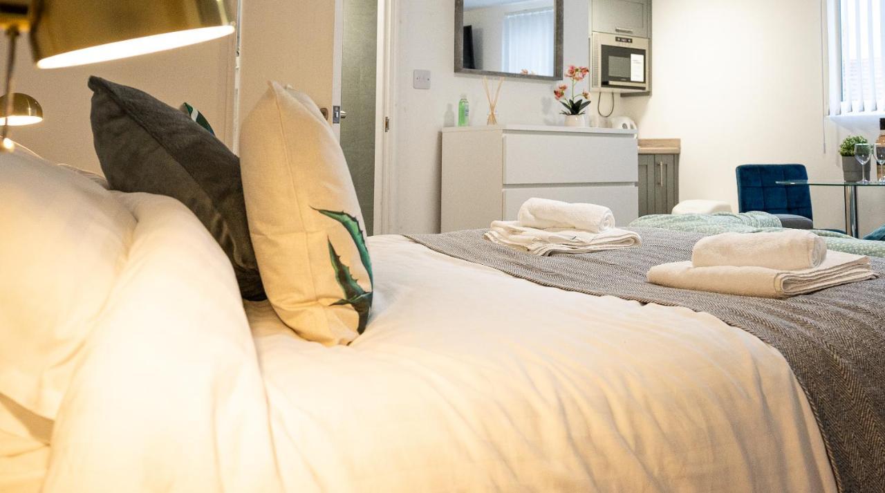 Elmo River Studios - 6 En-Suites In Wallasey - Easy Parking - Short And Long Stays Welcome Dış mekan fotoğraf