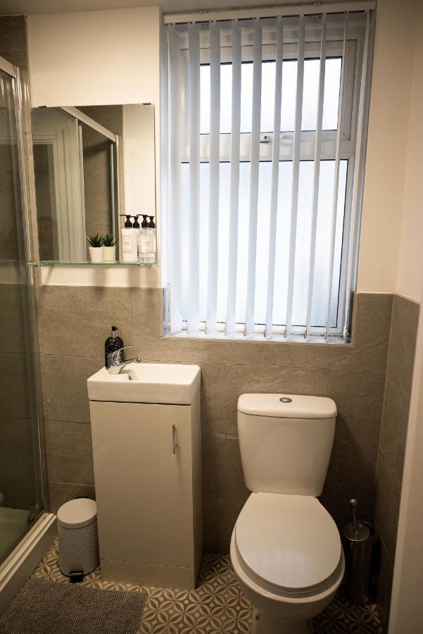 Elmo River Studios - 6 En-Suites In Wallasey - Easy Parking - Short And Long Stays Welcome Dış mekan fotoğraf